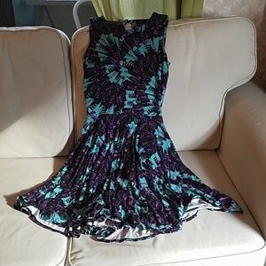 Feather patterned fit and flare midi dress